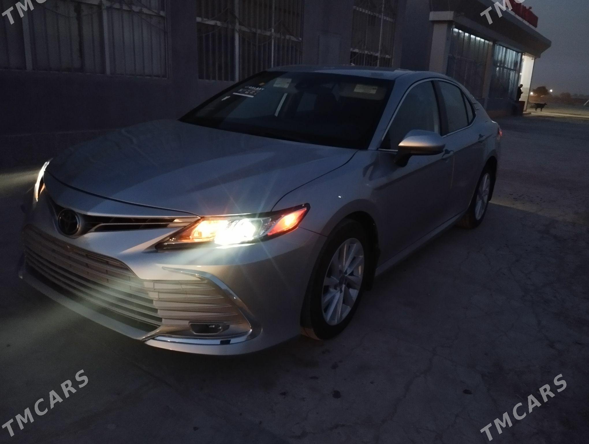 Toyota Camry 2023 - 280 000 TMT - Ýolöten - img 8