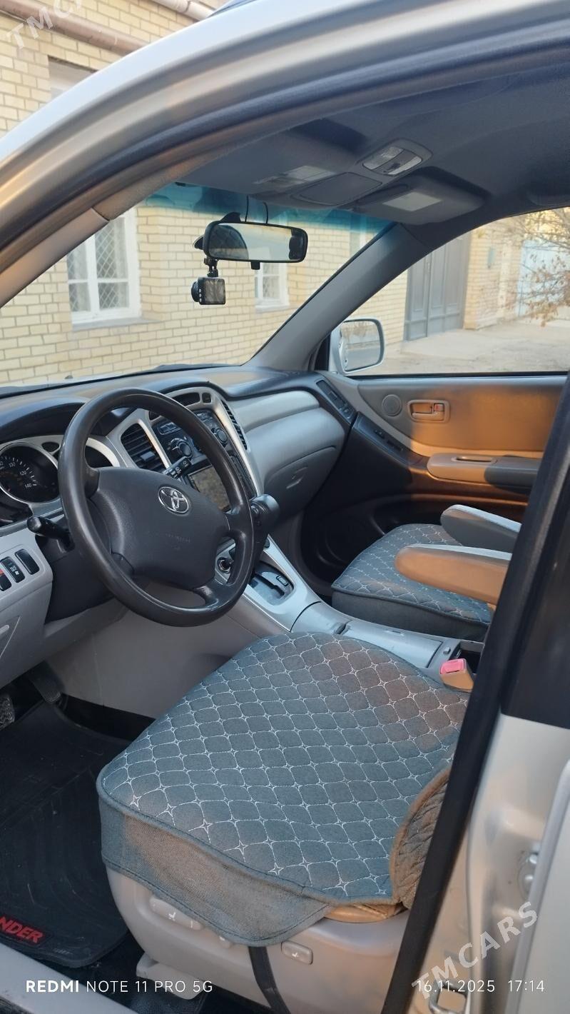 Toyota Highlander 2004 - 230 000 TMT - Мары - img 4