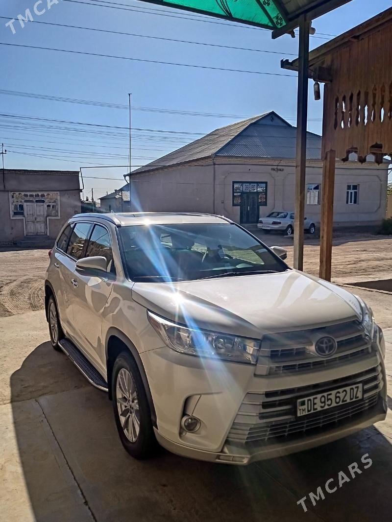 Toyota Highlander 2018 - 495 000 TMT - Гурбансолтан Едже - img 5