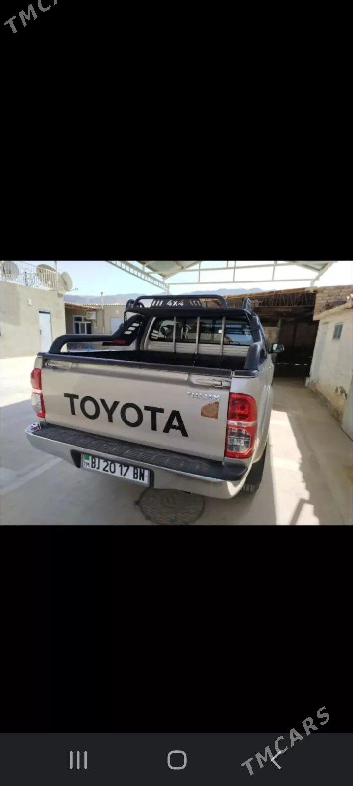Toyota Hilux 2015 - 460 000 TMT - Bereket - img 4
