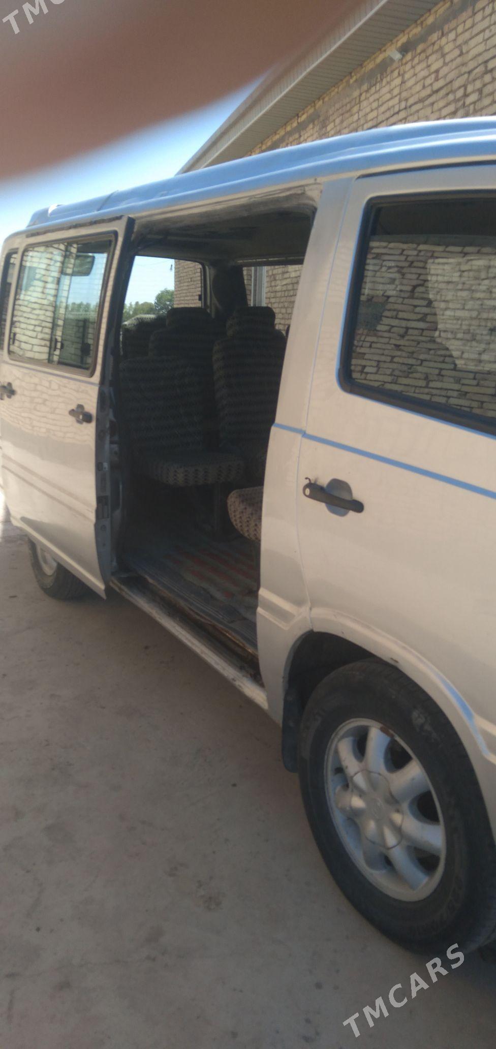 Mercedes-Benz Sprinter 1999 - 60 000 TMT - Köneürgenç - img 2