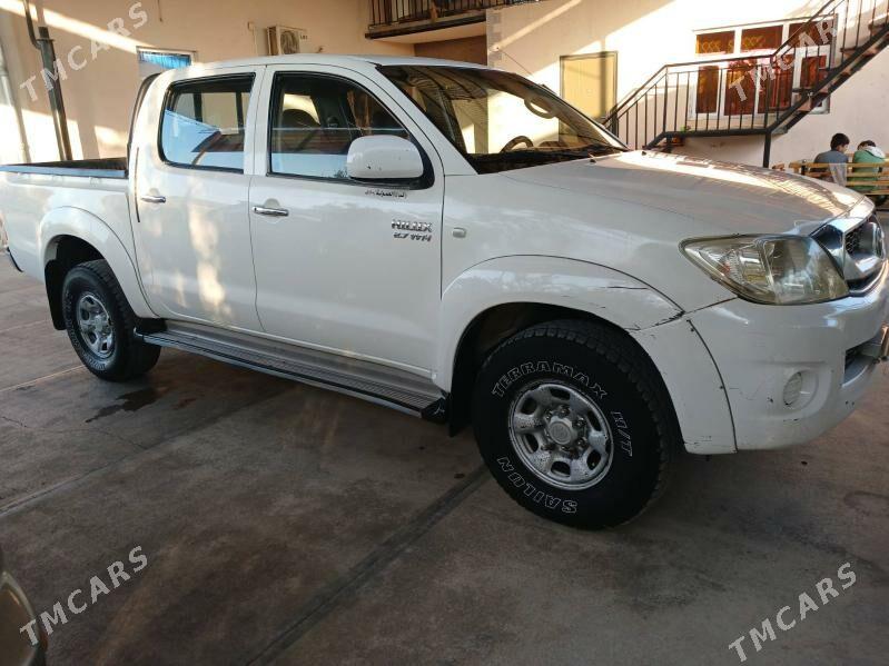 Toyota Hilux 2011 - 260 000 TMT - Туркменгала - img 1