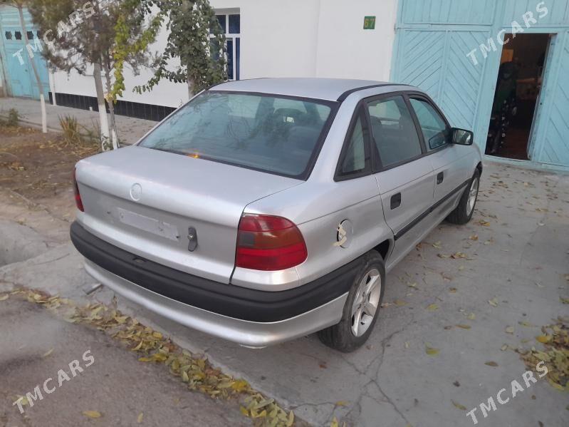 Opel Astra 1993 - 45 000 TMT - Дашогуз - img 3