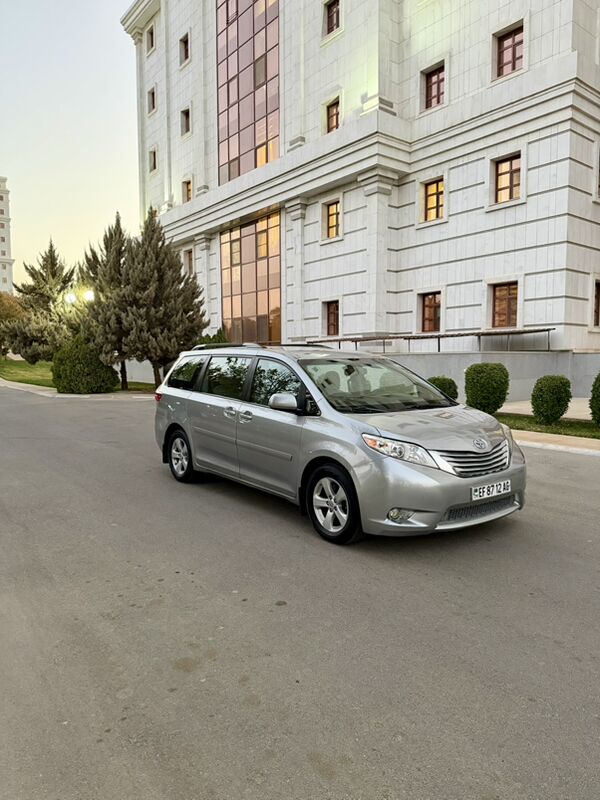 Toyota Sienna 2015 - 329 000 TMT - Ашхабад - img 7