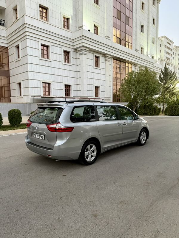 Toyota Sienna 2015 - 329 000 TMT - Ашхабад - img 2