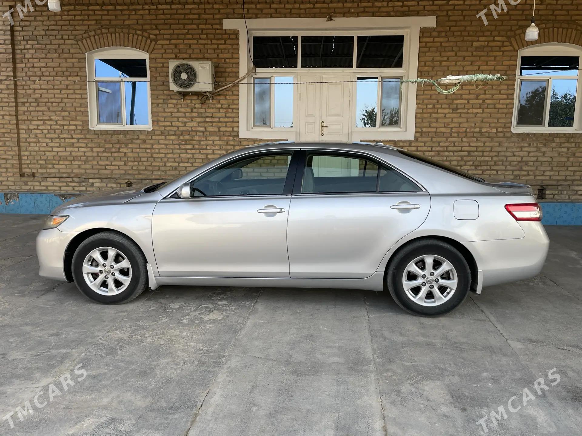 Toyota Camry 2011 - 200 000 TMT - Сакарчага - img 2