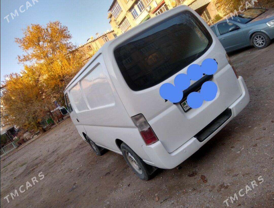 Nissan Urvan 2006 - 165 000 TMT - Туркменабат - img 3