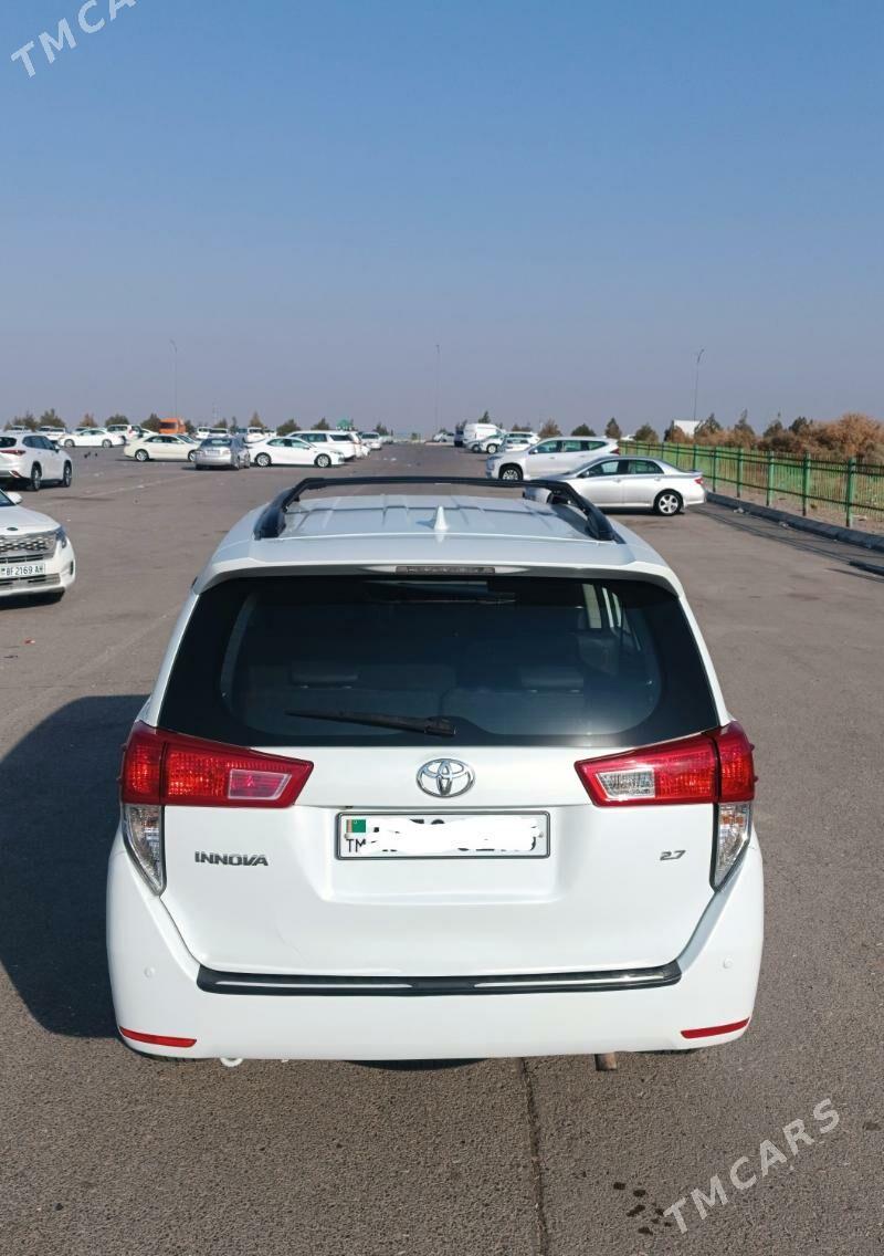 Toyota Innova 2019 - 300 000 TMT - Ашхабад - img 2