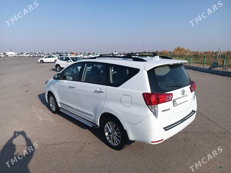 Toyota Innova 2019 - 300 000 TMT - Ашхабад - img 6