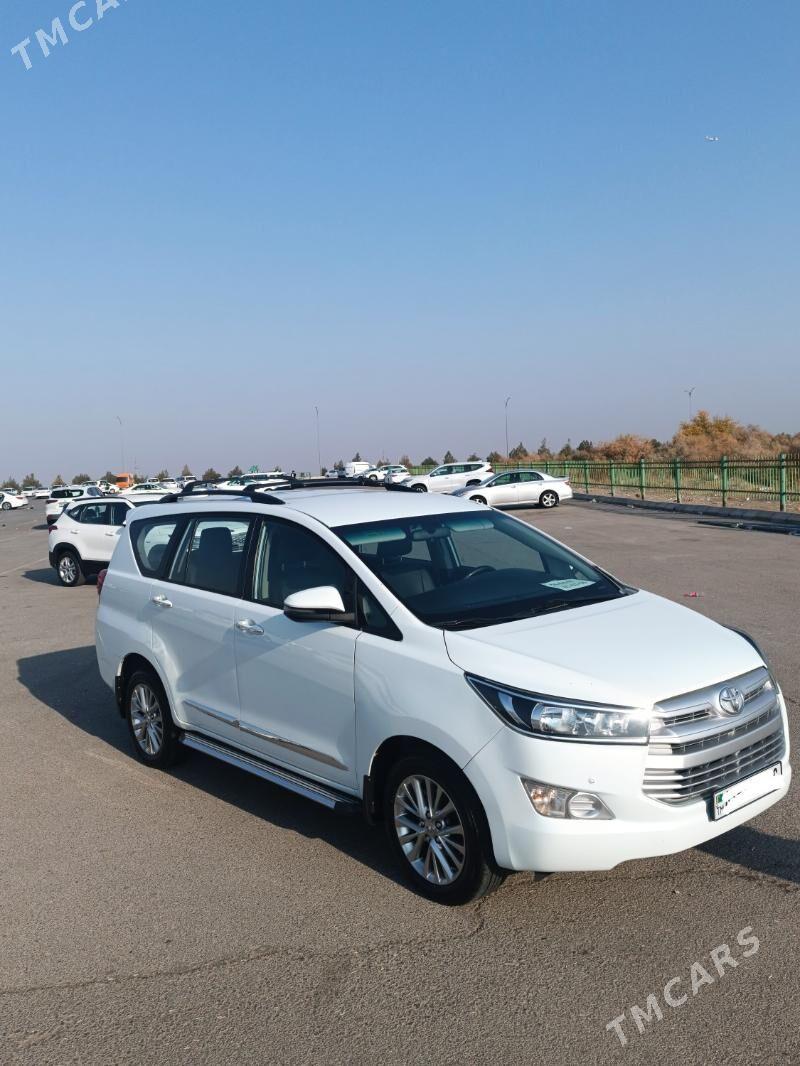 Toyota Innova 2019 - 300 000 TMT - Ашхабад - img 4