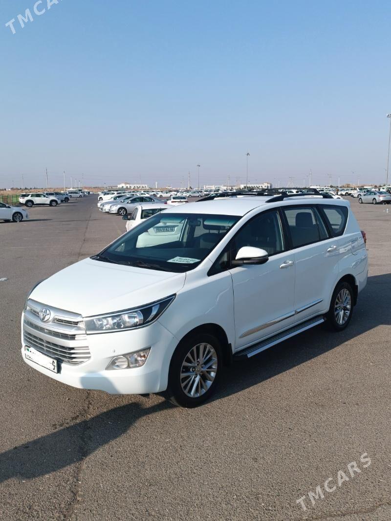 Toyota Innova 2019 - 300 000 TMT - Ашхабад - img 3