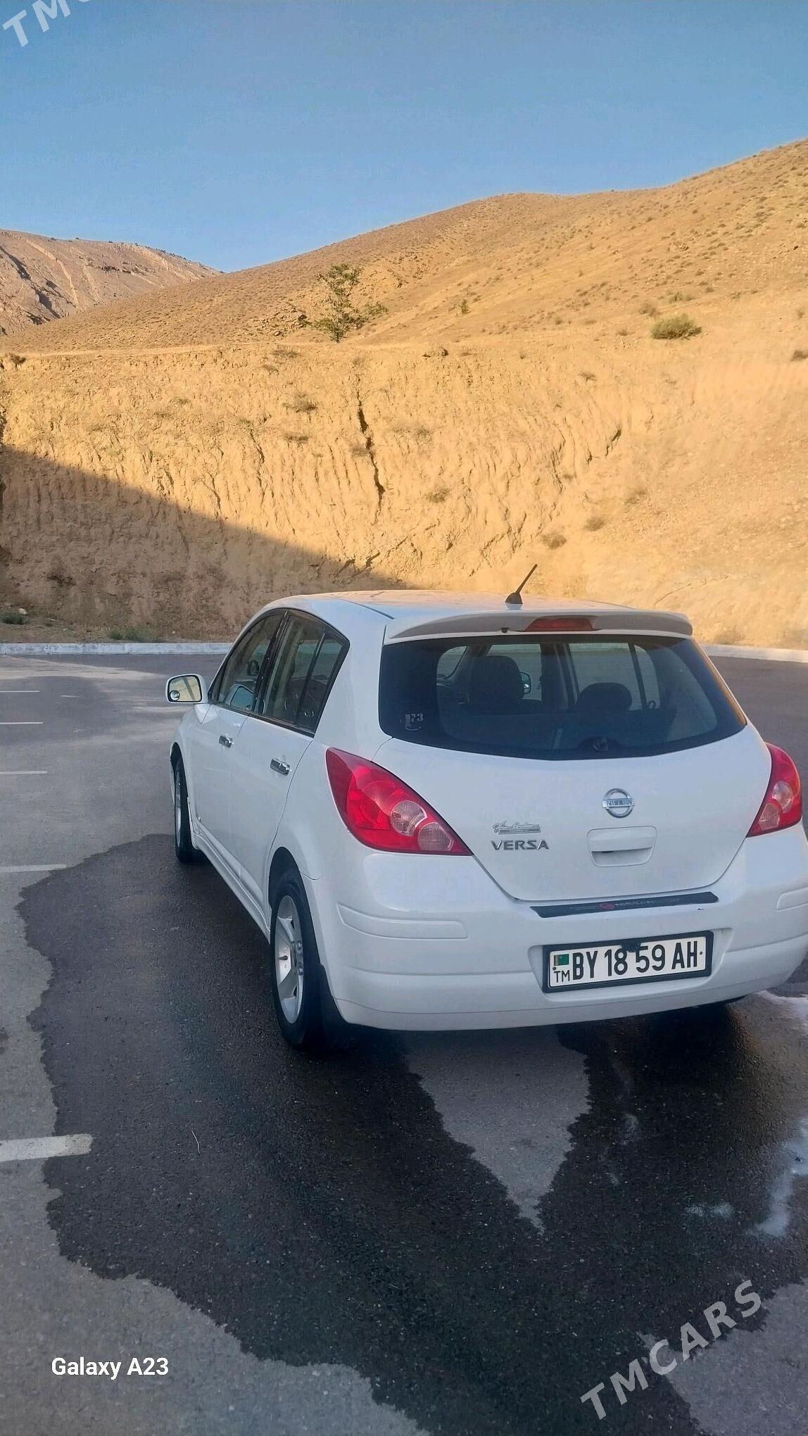 Nissan Versa 2010 - 135 000 TMT - Гёкдепе - img 4