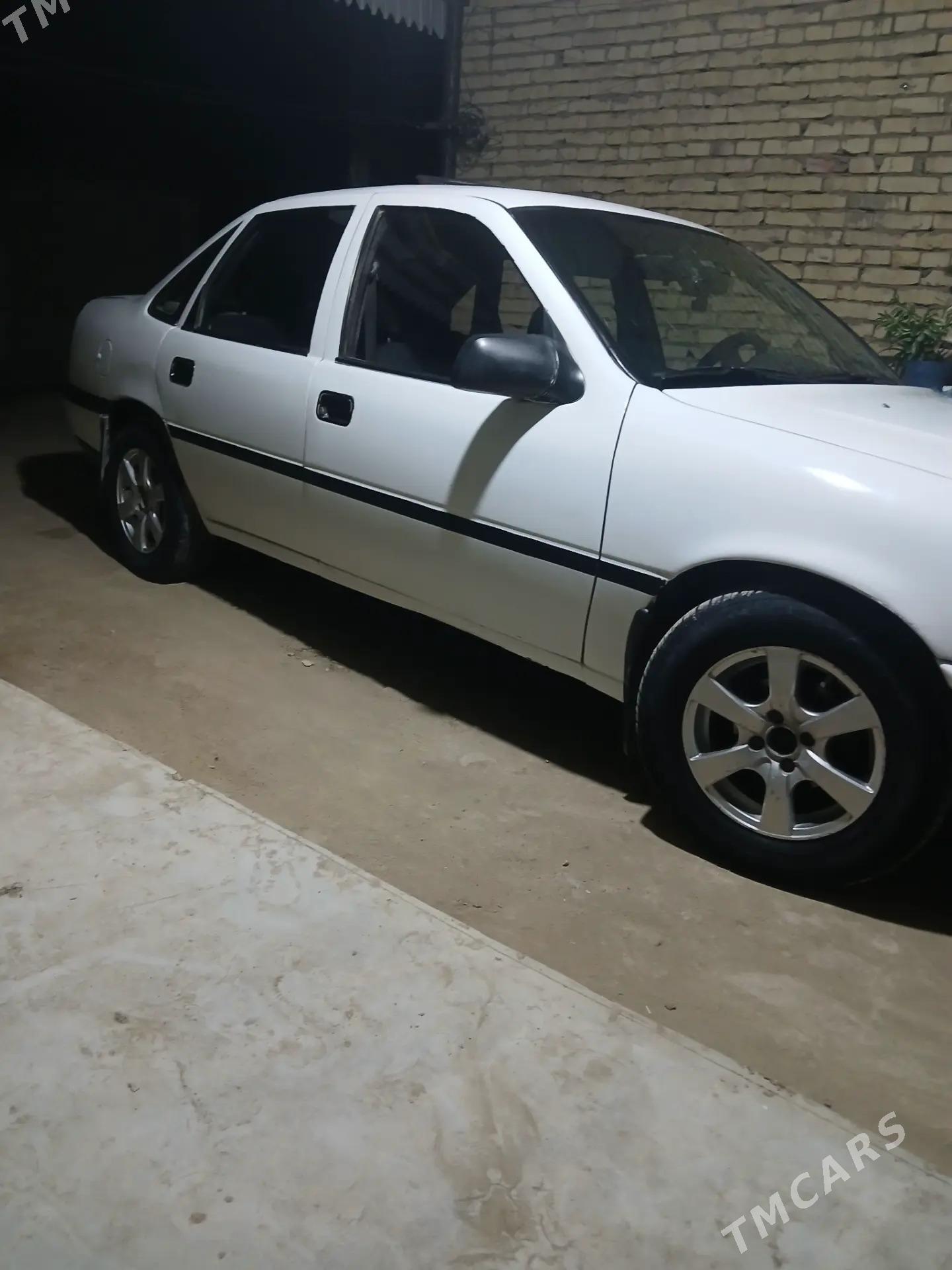 Opel Vectra 1990 - 32 000 TMT - Дарганата - img 2