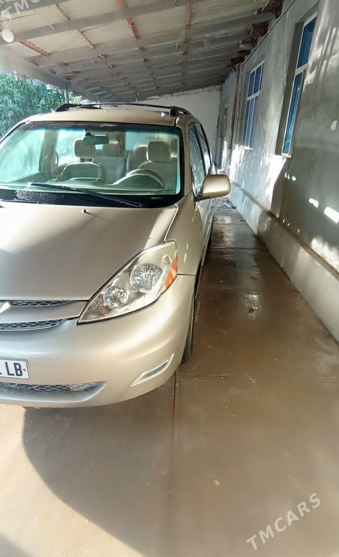 Toyota Sienna 2008 - 240 000 TMT - Dostluk - img 5