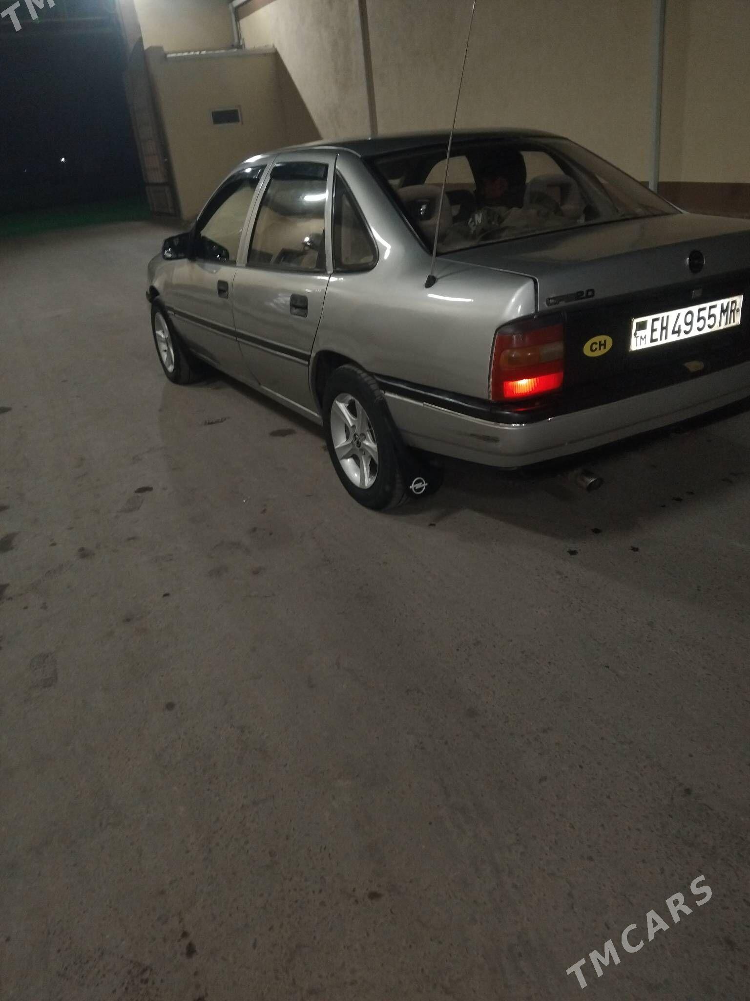 Opel Vectra 1989 - 32 000 TMT - Mary - img 2