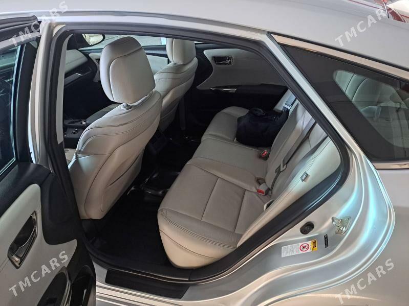 Toyota Avalon 2013 - 330 000 TMT - Podwoýski köç. (Bitarap Türkmenistan şaýoly) - img 4