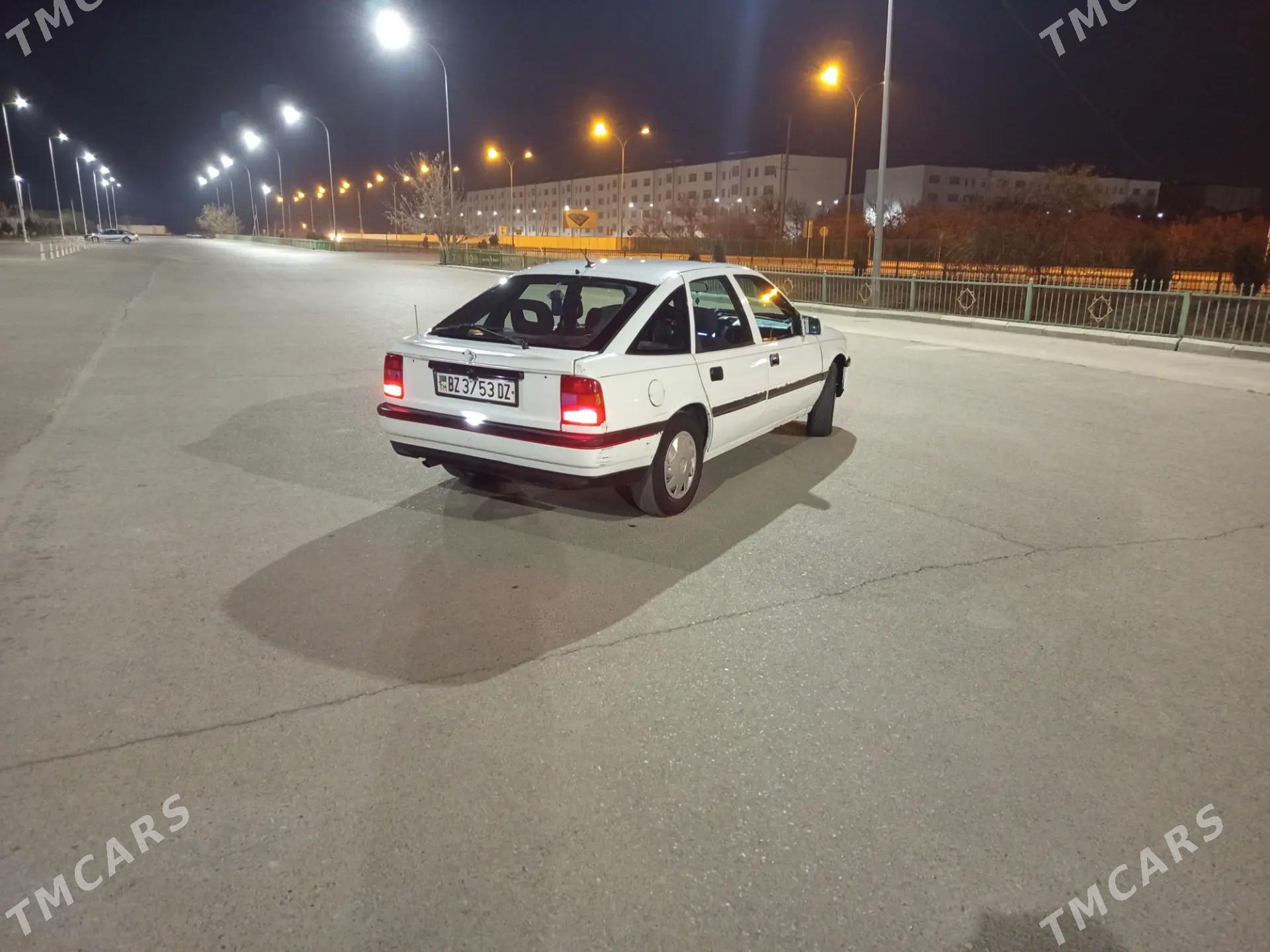 Opel Vectra 1990 - 36 000 TMT - Дашогуз - img 2