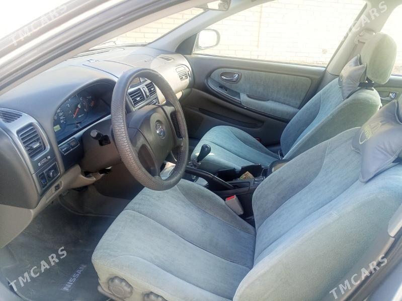 Nissan Maxima 2001 - 110 000 TMT - Балканабат - img 2