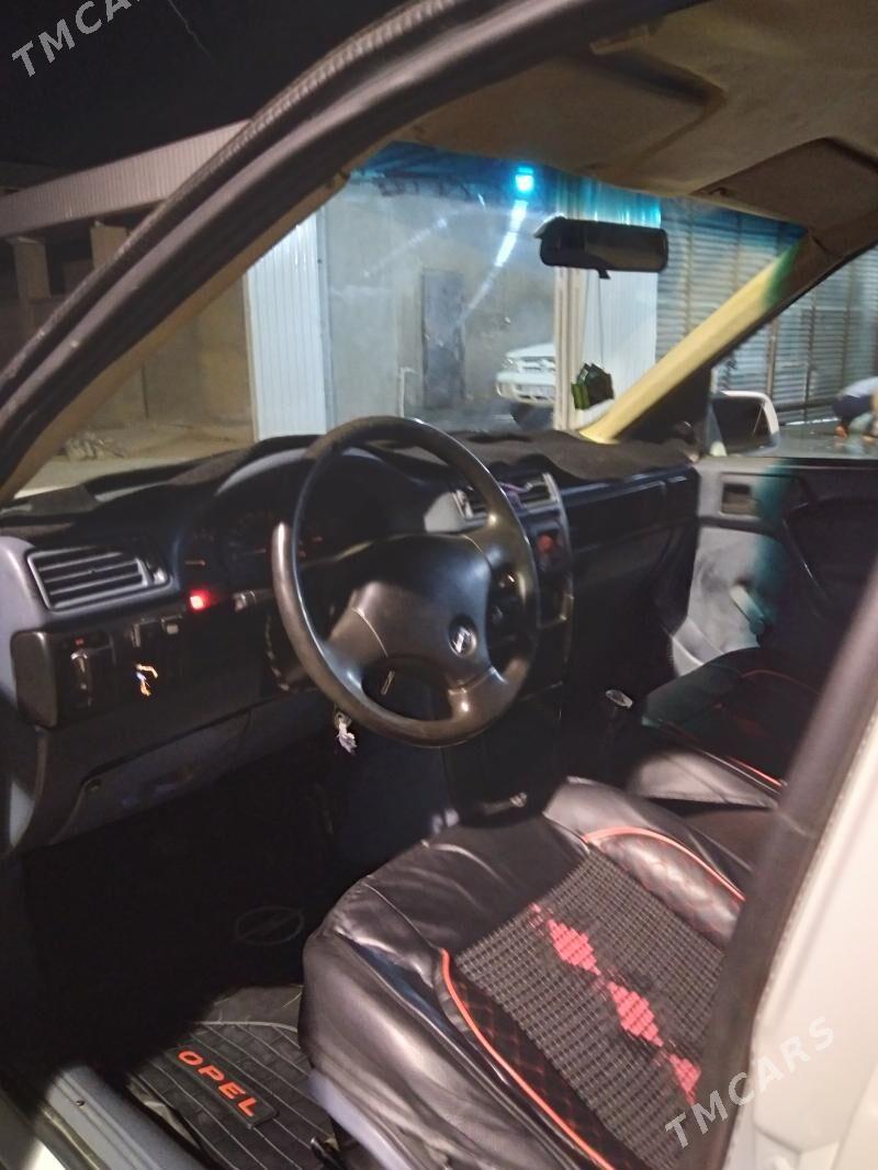Opel Vectra 1992 - 47 000 TMT - Бахарден - img 5