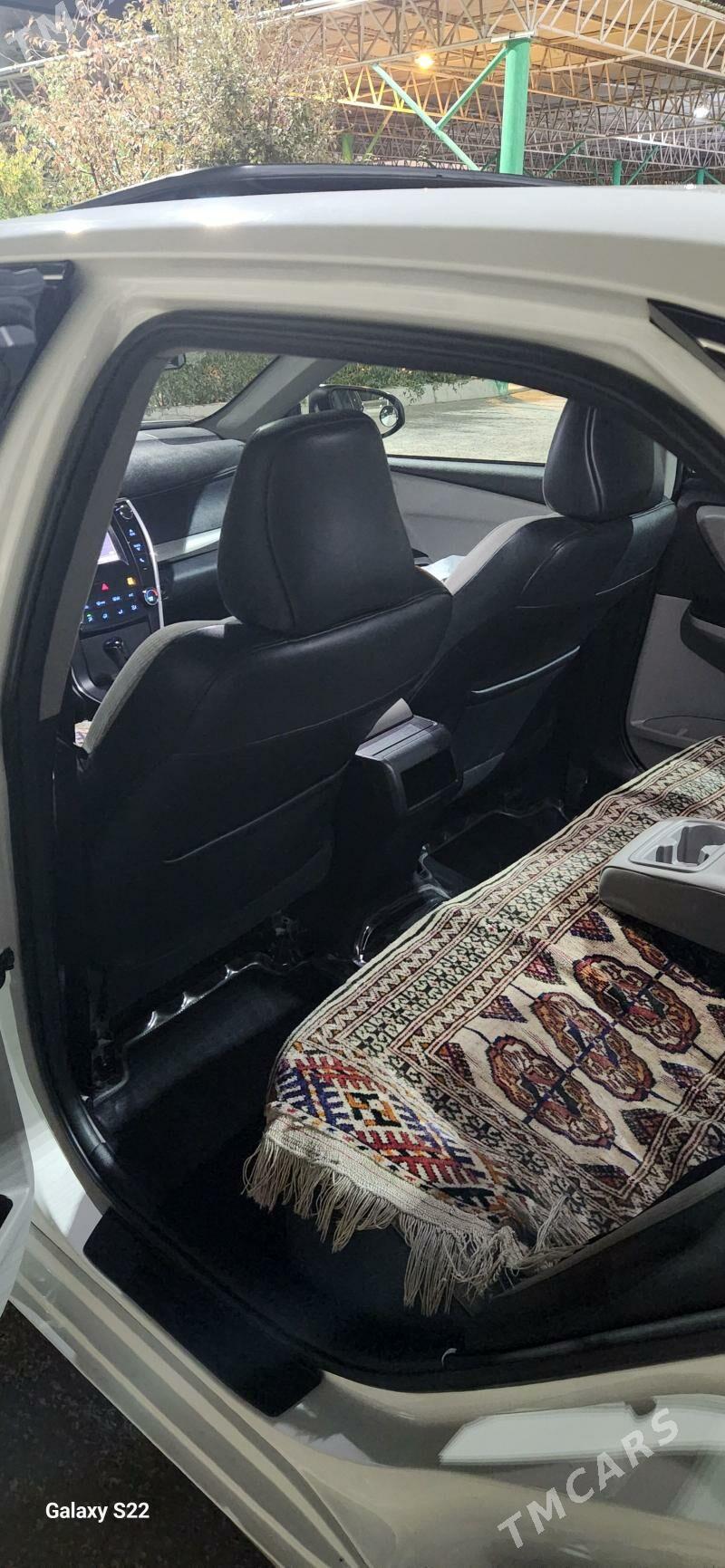 Toyota Camry 2017 - 277 000 TMT - Кëши - img 4