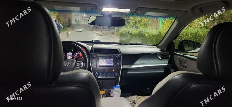 Toyota Camry 2017 - 277 000 TMT - Кëши - img 3
