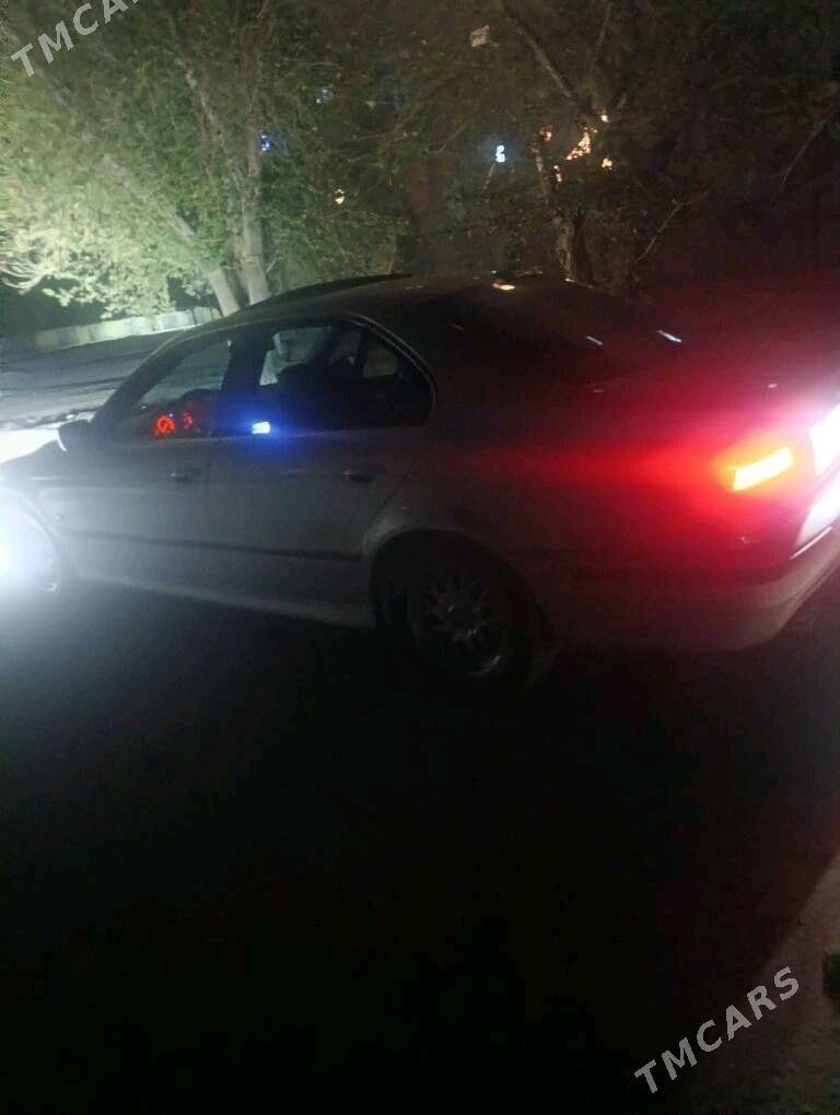 BMW E39 2000 - 130 000 TMT - Türkmenbaşy - img 5