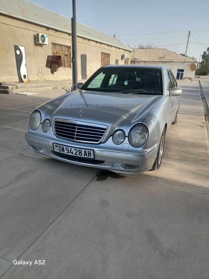 Mercedes-Benz E320 2001 - 135 000 TMT - Кака - img 6