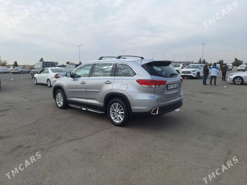 Toyota Highlander 2019 - 485 000 TMT - Дянев - img 5