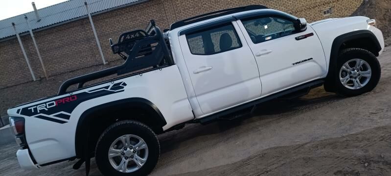 Toyota Tacoma 2018 - 400 000 TMT - Мары - img 8