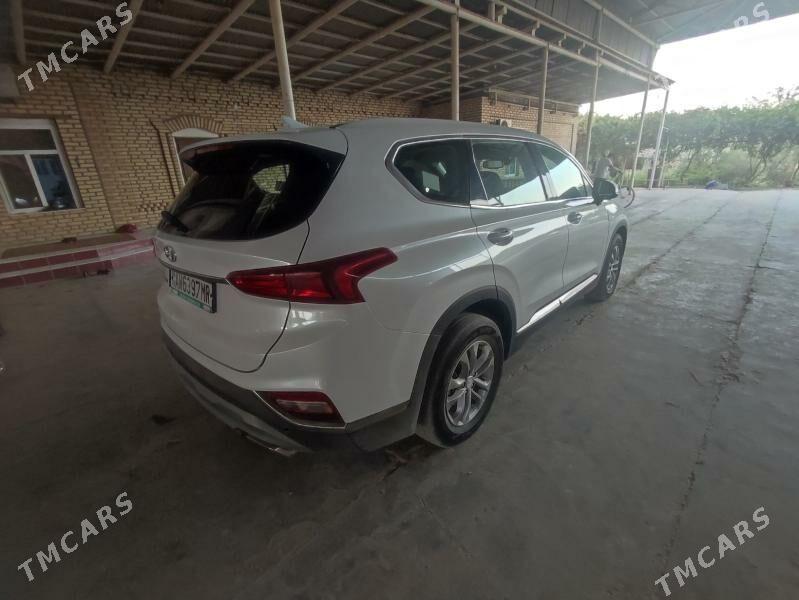 Hyundai Santa Fe 2020 - 300 000 TMT - Сакарчага - img 3