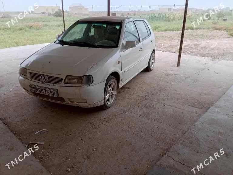 Volkswagen Polo 1999 - 13 000 TMT - Ак-Бугдайский этрап - img 4