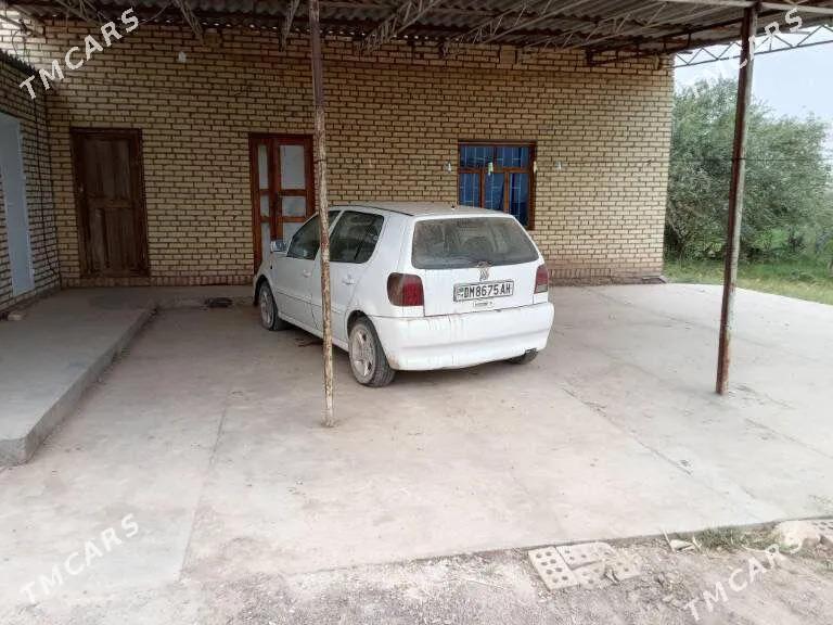 Volkswagen Polo 1999 - 13 000 TMT - Ак-Бугдайский этрап - img 3