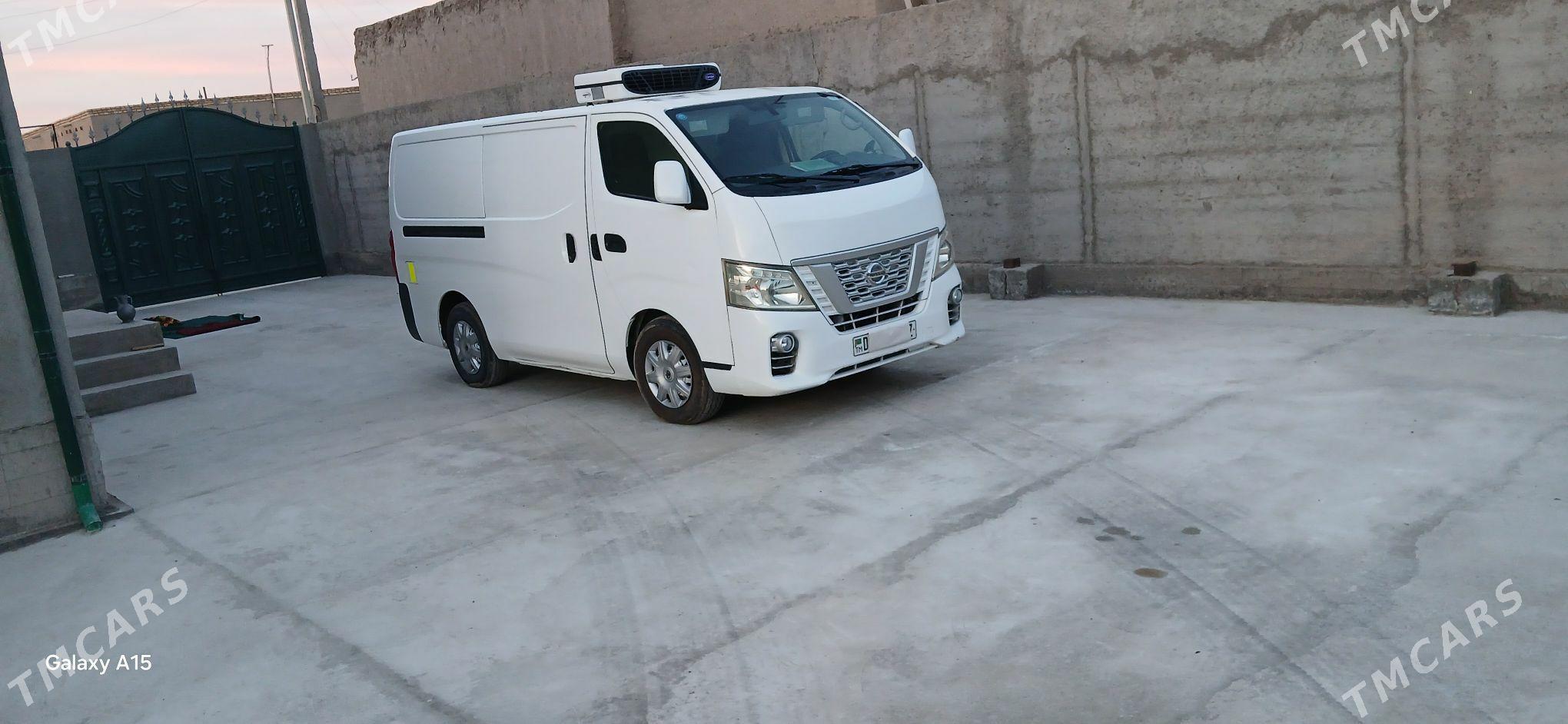 Nissan Urvan 2018 - 280 000 TMT - Кёнеургенч - img 5