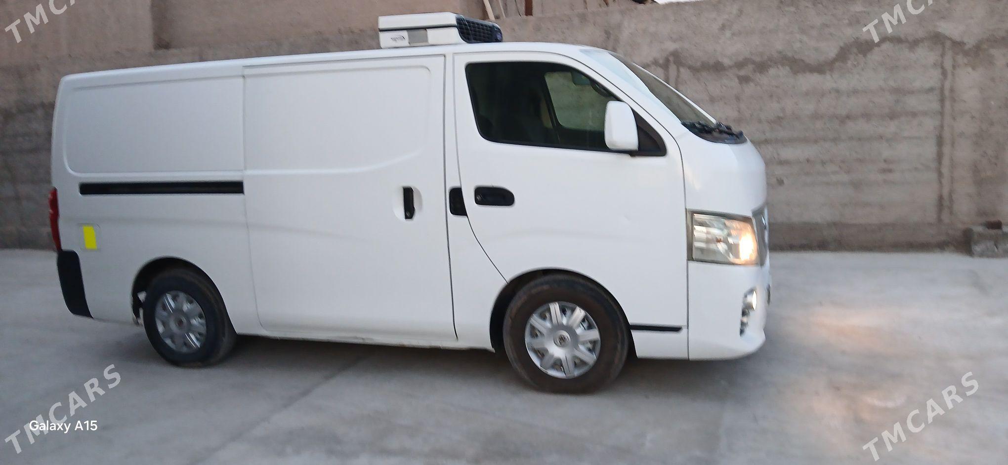 Nissan Urvan 2018 - 280 000 TMT - Кёнеургенч - img 3
