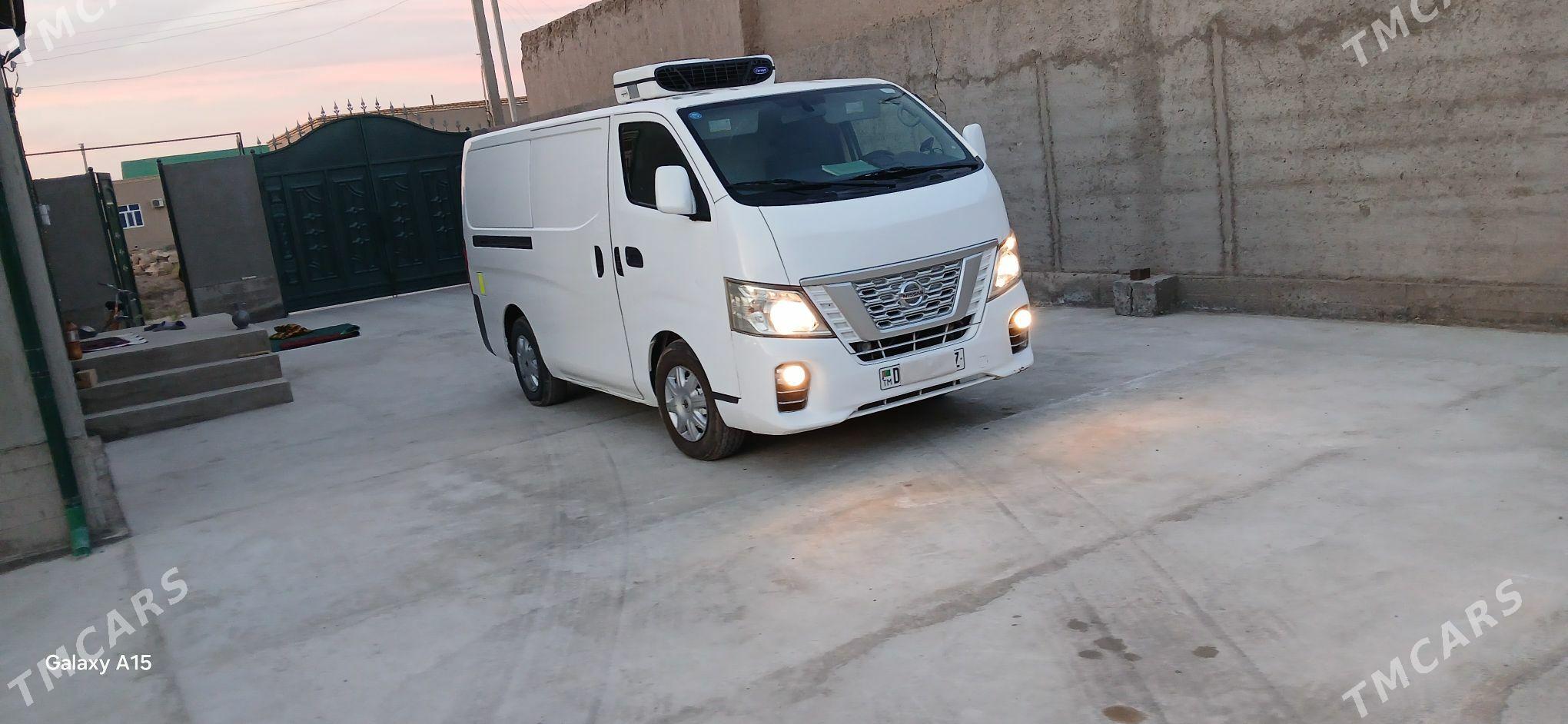 Nissan Urvan 2018 - 280 000 TMT - Кёнеургенч - img 4
