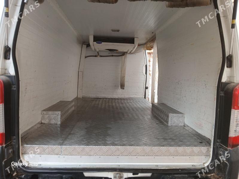 Nissan Urvan 2018 - 280 000 TMT - Кёнеургенч - img 8