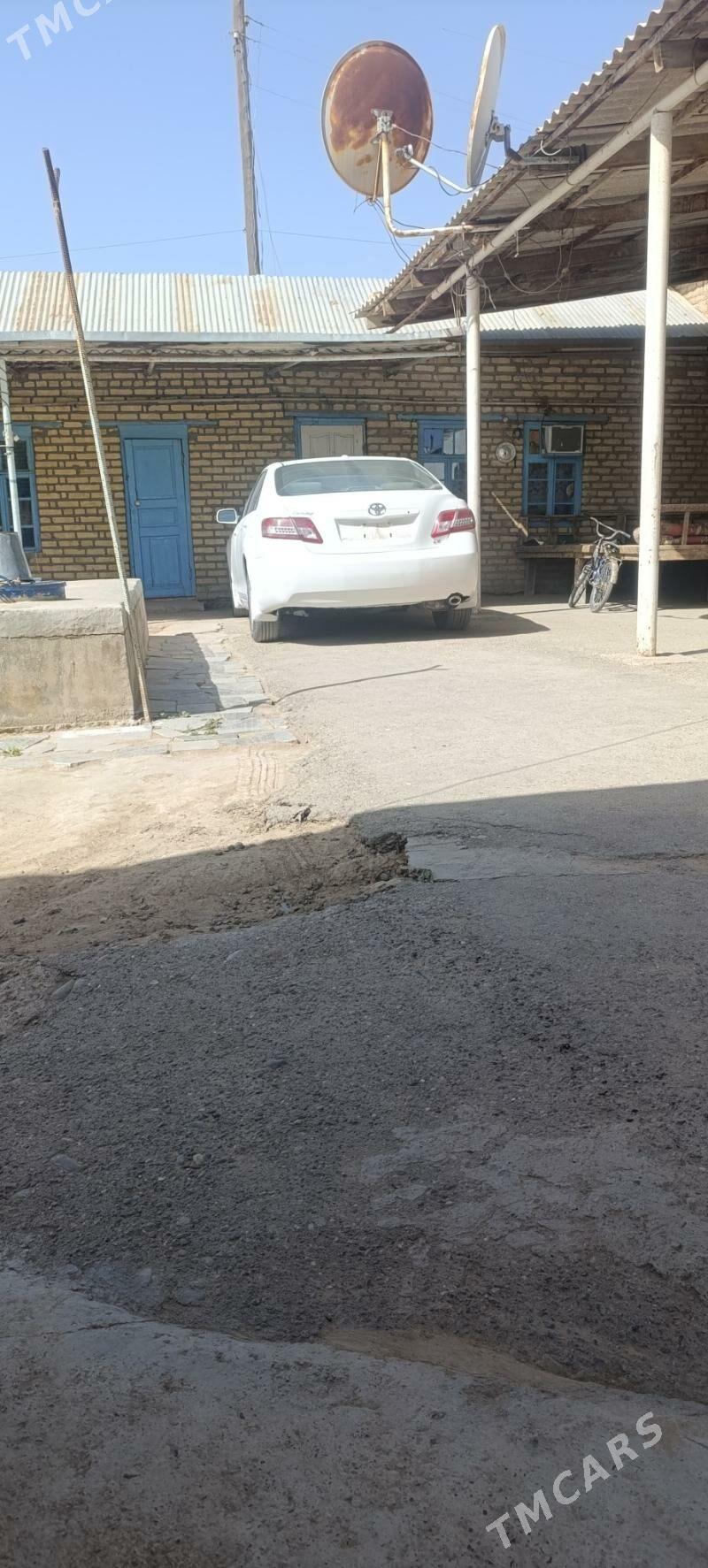 Toyota Camry 2010 - 210 000 TMT - Векильбазар - img 6