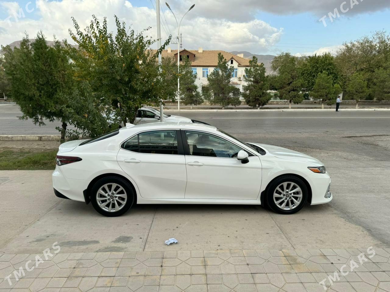 Toyota Camry 2021 - 285 000 TMT - Balkanabat - img 2