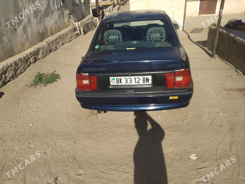 Opel Vectra 1993 - 20 000 TMT - Гумдаг - img 1