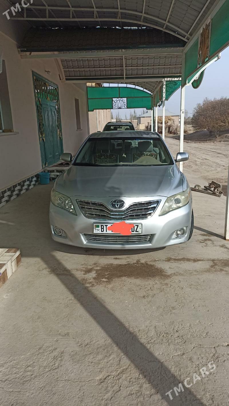 Toyota Camry 2010 - 150 000 TMT - Гурбансолтан Едже - img 2