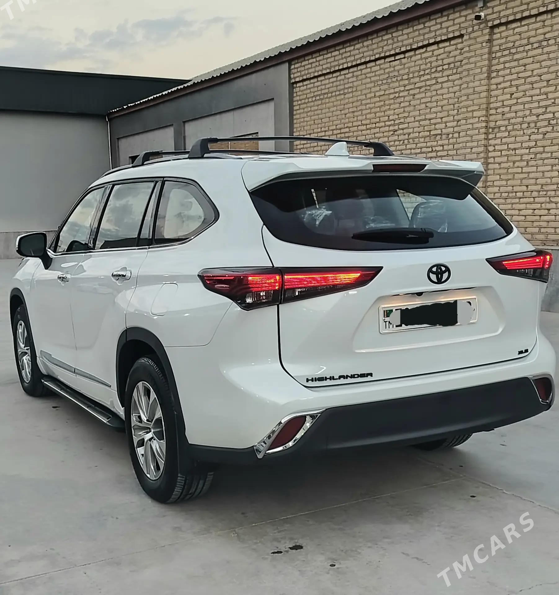 Toyota Highlander 2022 - 500 000 TMT - Мары - img 4