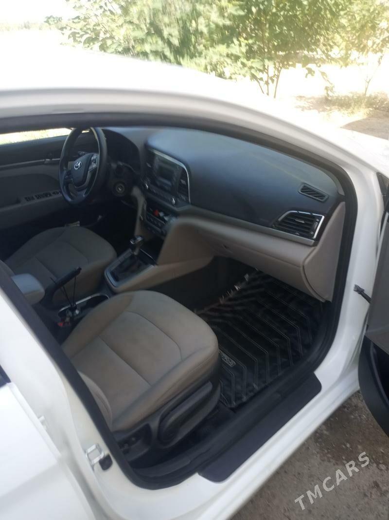 Hyundai Elantra 2017 - 165 000 TMT - Büzmeýin GRES - img 6