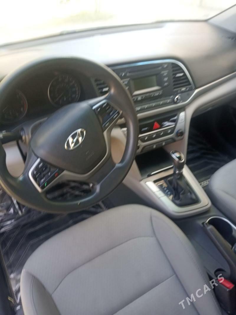 Hyundai Elantra 2017 - 165 000 TMT - Büzmeýin GRES - img 4