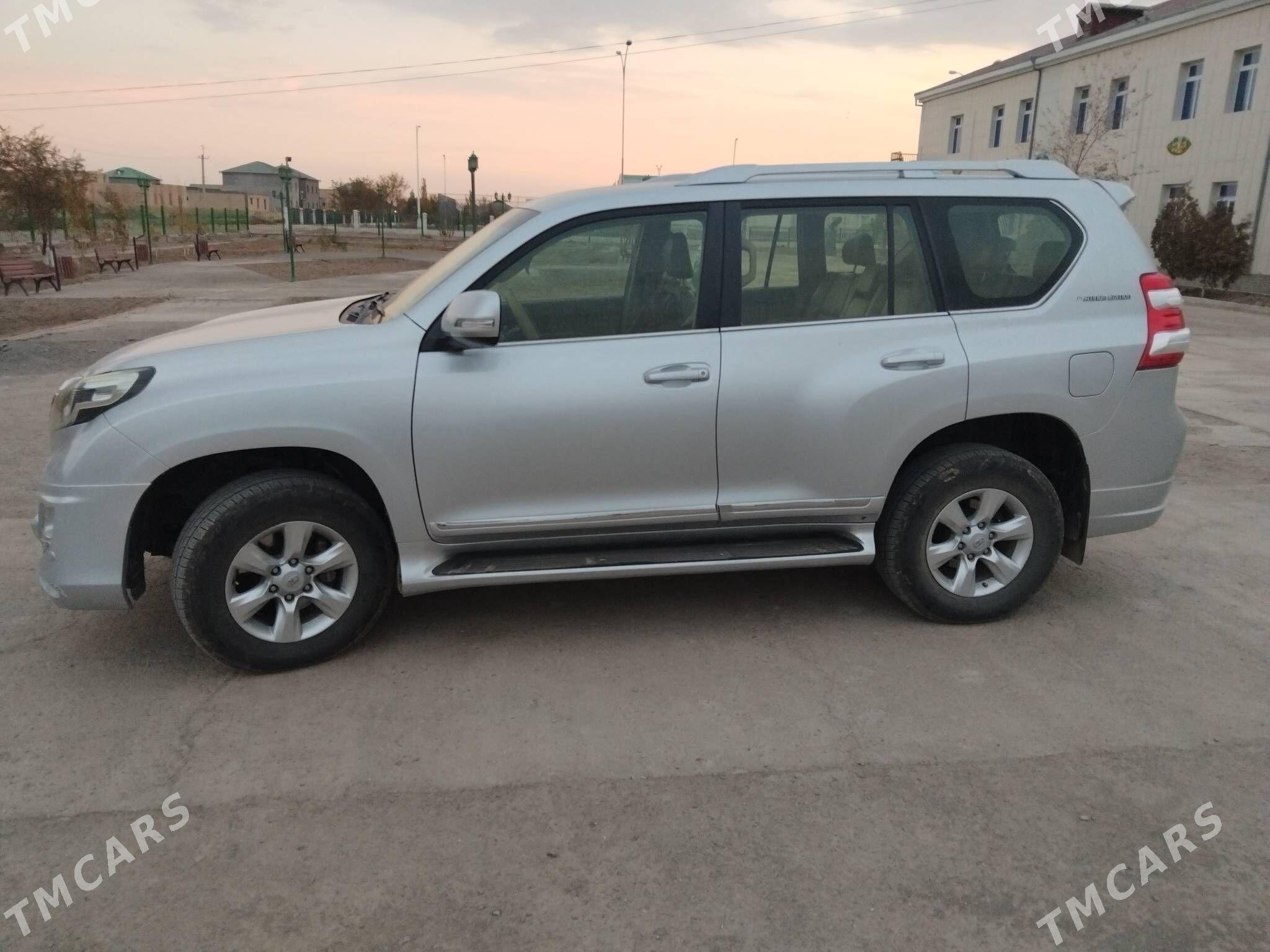 Toyota Land Cruiser Prado 2013 - 490 000 TMT - Gurbansoltan Eje - img 3