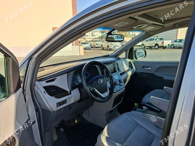 Toyota Sienna 2018 - 400 000 TMT - Türkmenabat - img 7