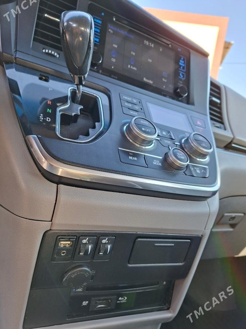Toyota Sienna 2018 - 400 000 TMT - Türkmenabat - img 8