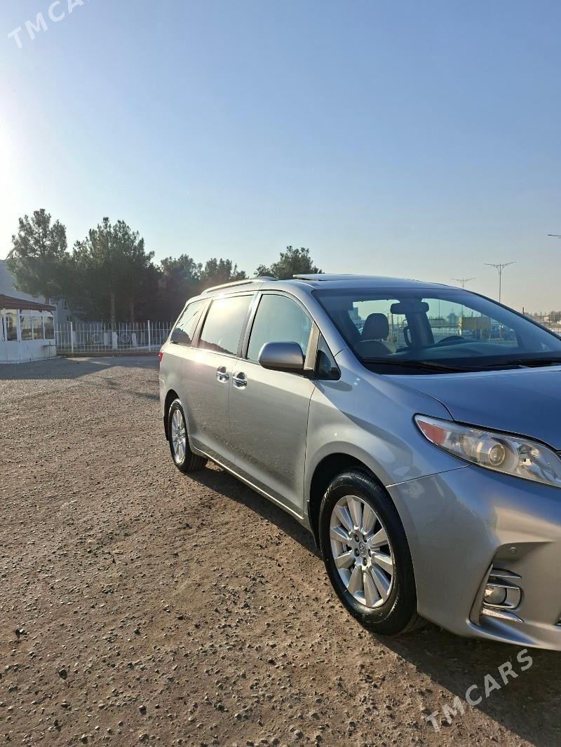 Toyota Sienna 2018 - 400 000 TMT - Türkmenabat - img 2