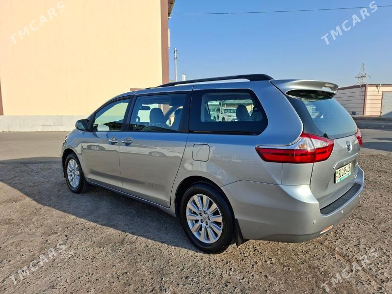 Toyota Sienna 2018 - 400 000 TMT - Türkmenabat - img 4