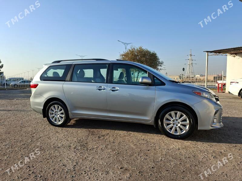 Toyota Sienna 2018 - 400 000 TMT - Türkmenabat - img 3