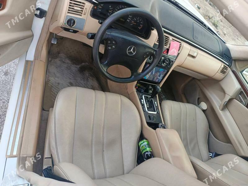 Mercedes-Benz E320 1996 - 73 000 TMT - Gumdag - img 4